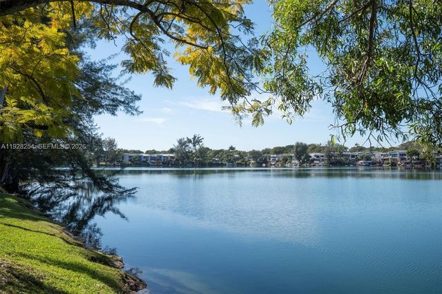 7043 SW 53rd Ln, Miami, FL 33155