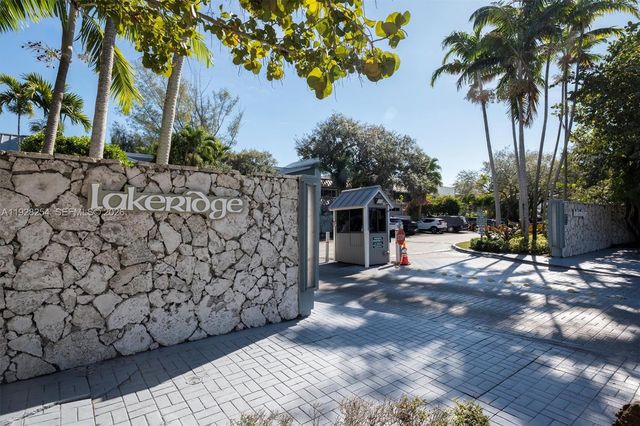 7043 SW 53rd Ln, Miami, FL 33155