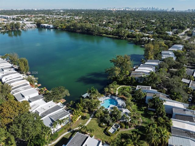 7043 SW 53rd Ln, Miami, FL 33155