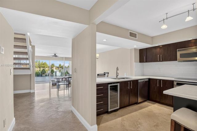 7043 SW 53rd Ln, Miami, FL 33155