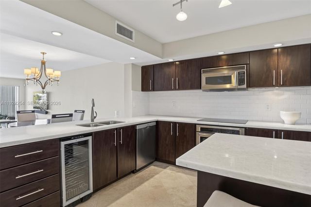 7043 SW 53rd Ln, Miami, FL 33155