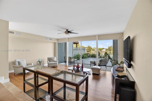 7043 SW 53rd Ln, Miami, FL 33155