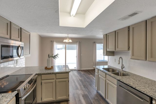 2491 N CHARLESTON AVE, Harrisville, UT 84404