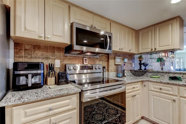 650 ISLAND WAY 206, Clearwater Beach, FL 33767