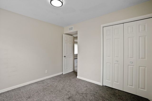 1107 W 63rd Avenue, Merrillville, IN 46410