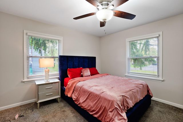 1107 W 63rd Avenue, Merrillville, IN 46410