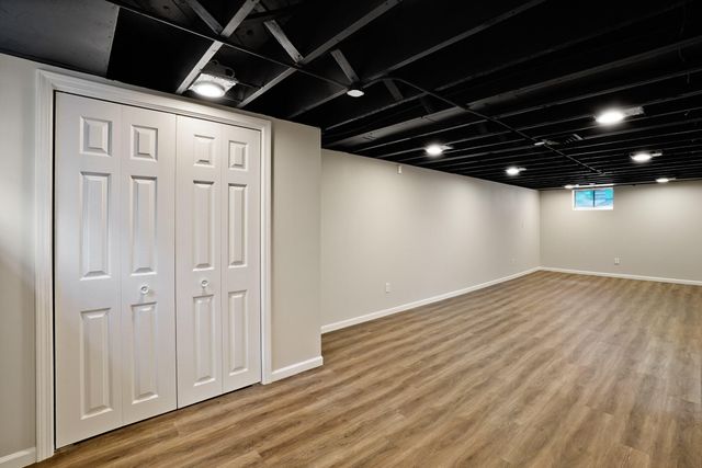 1107 W 63rd Avenue, Merrillville, IN 46410