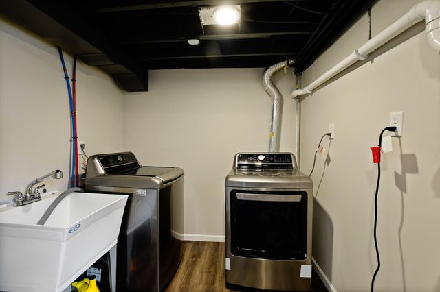 1107 W 63rd Avenue, Merrillville, IN 46410