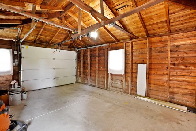 1107 W 63rd Avenue, Merrillville, IN 46410