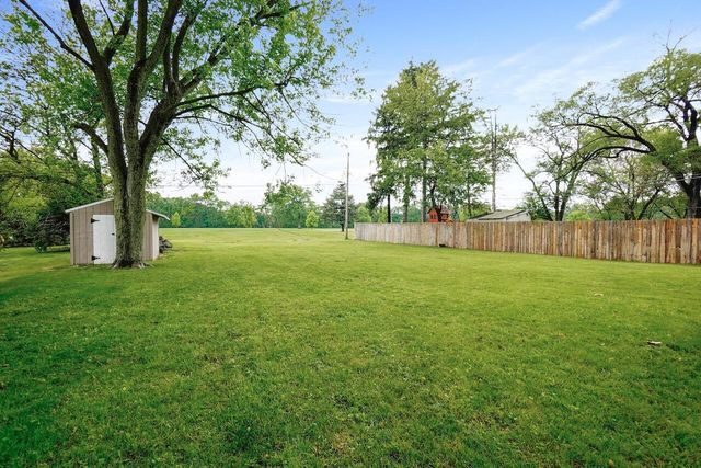 1107 W 63rd Avenue, Merrillville, IN 46410