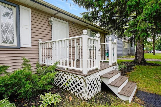 1107 W 63rd Avenue, Merrillville, IN 46410