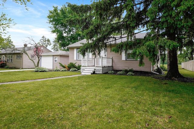 1107 W 63rd Avenue, Merrillville, IN 46410