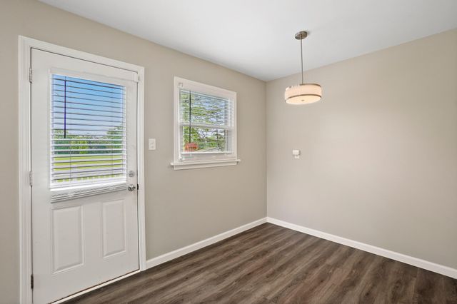 1107 W 63rd Avenue, Merrillville, IN 46410