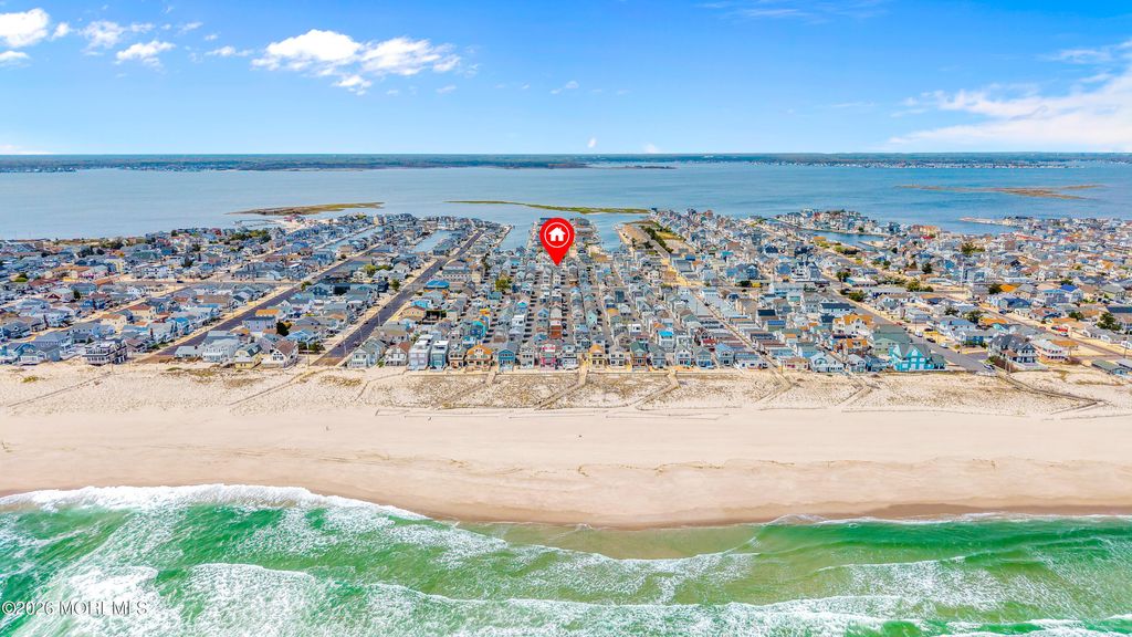 105 W Channel Way, Lavallette, NJ 08735