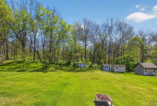 8 Franklin Place, Washingtonville, NY 10992
