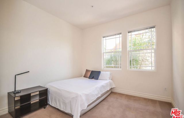 917 S New Hampshire Avenue 202, Los Angeles, CA 90006