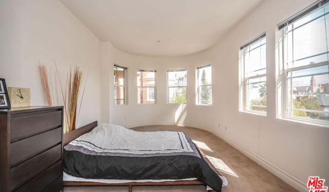 917 S New Hampshire Avenue 202, Los Angeles, CA 90006