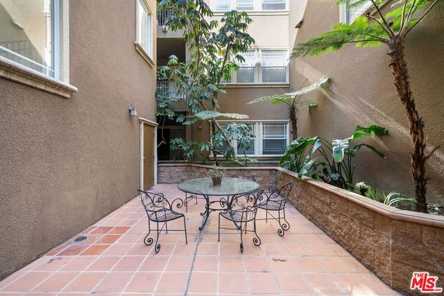 917 S New Hampshire Avenue 202, Los Angeles, CA 90006