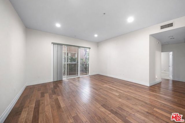 917 S New Hampshire Avenue 202, Los Angeles, CA 90006