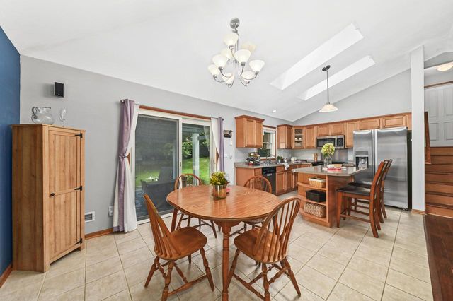 N51W27864 N Courtland CIRCLE, Pewaukee, WI 53072