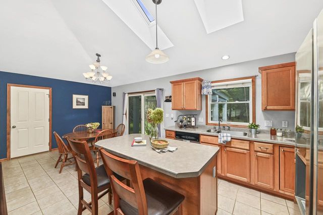 N51W27864 N Courtland CIRCLE, Pewaukee, WI 53072