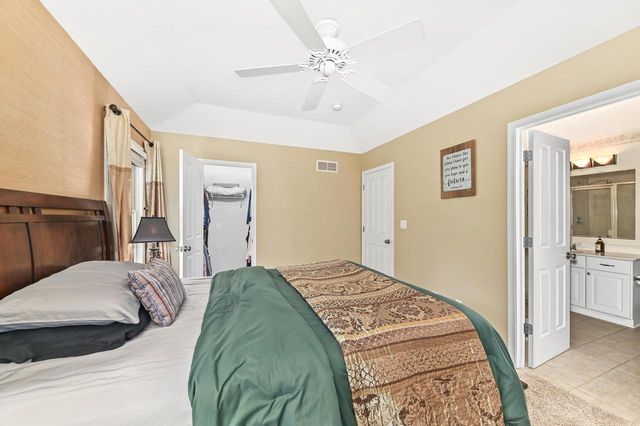 N51W27864 N Courtland CIRCLE, Pewaukee, WI 53072