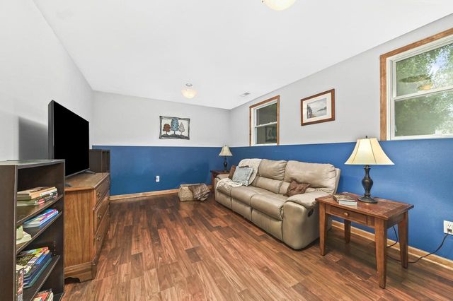 N51W27864 N Courtland CIRCLE, Pewaukee, WI 53072