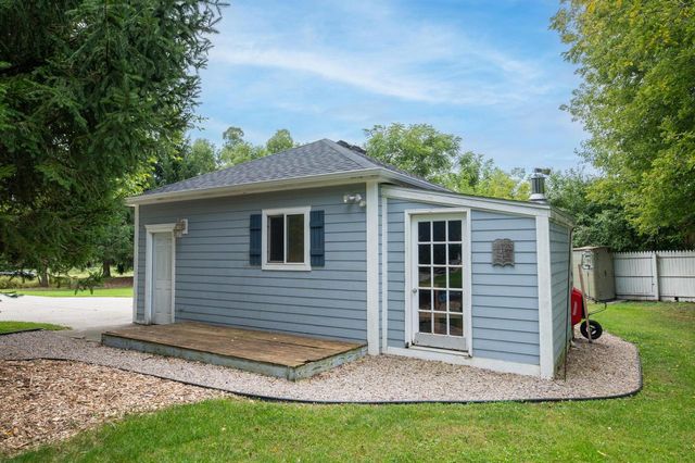 N51W27864 N Courtland CIRCLE, Pewaukee, WI 53072