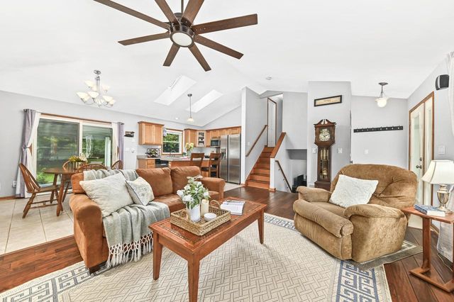N51W27864 N Courtland CIRCLE, Pewaukee, WI 53072
