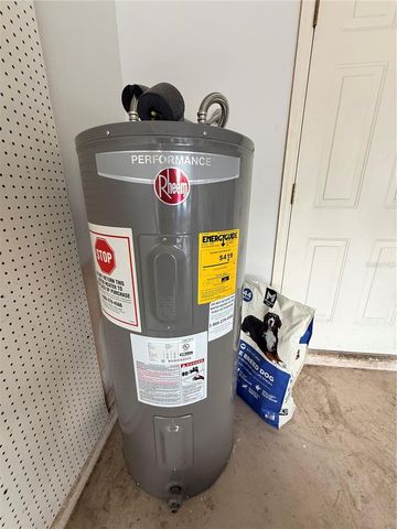 1104 67TH AVENUE W, Bradenton, FL 34207