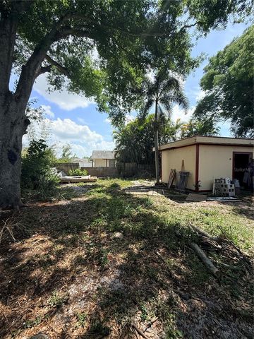 1104 67TH AVENUE W, Bradenton, FL 34207