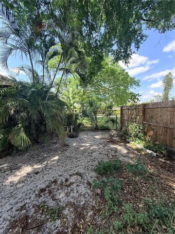 1104 67TH AVENUE W, Bradenton, FL 34207