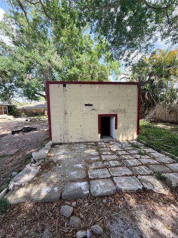 1104 67TH AVENUE W, Bradenton, FL 34207