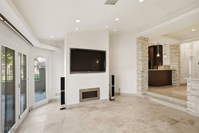 7146 Mission Hills Drive, Las Vegas, NV 89113