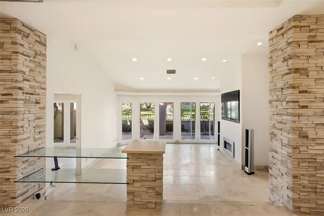 7146 Mission Hills Drive, Las Vegas, NV 89113