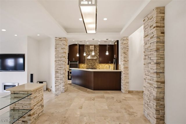 7146 Mission Hills Drive, Las Vegas, NV 89113