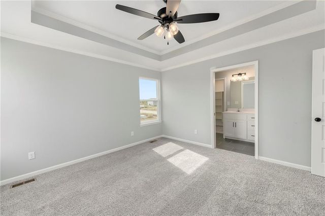 2216 Pemberton Drive, Harrisonville, MO 64701