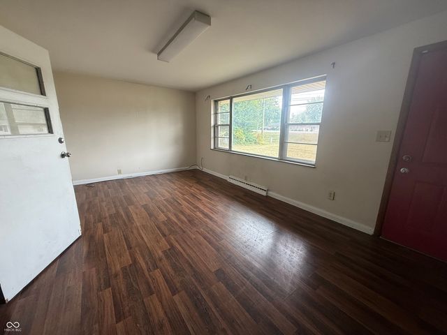 7050 Rockville Road, Indianapolis, IN 46214