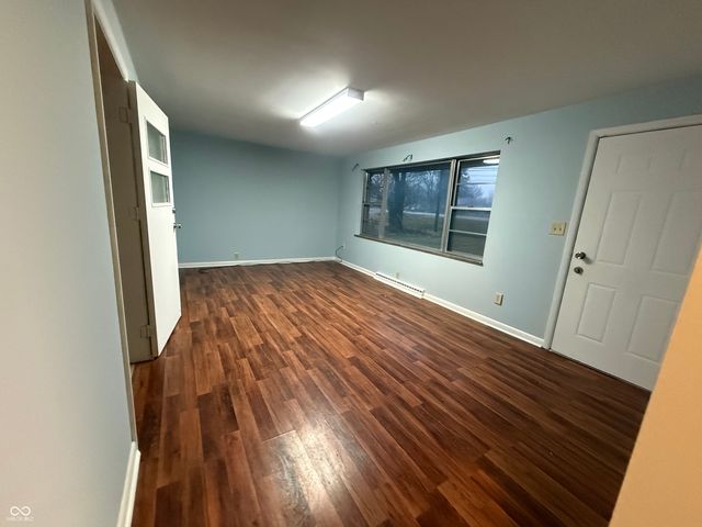 7050 Rockville Road, Indianapolis, IN 46214