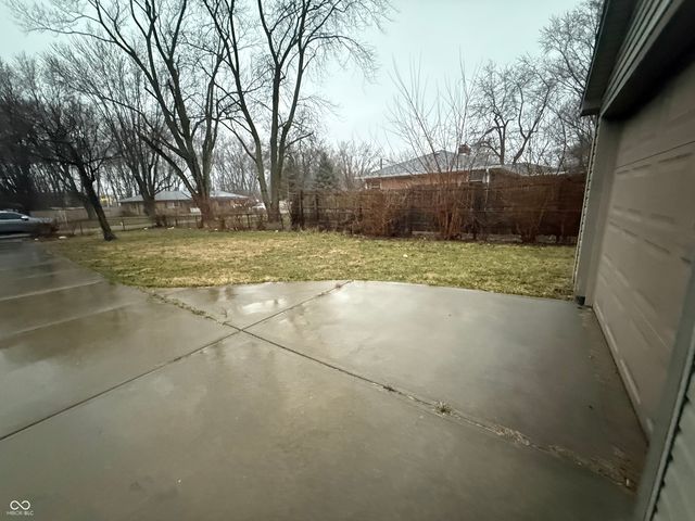 7050 Rockville Road, Indianapolis, IN 46214