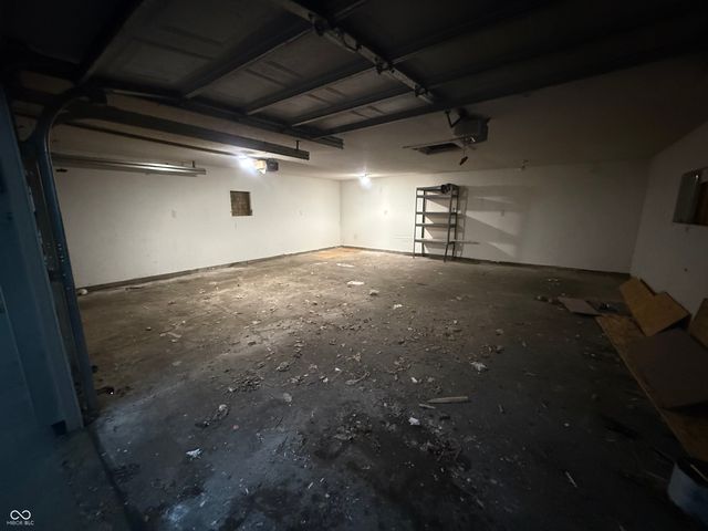 7050 Rockville Road, Indianapolis, IN 46214