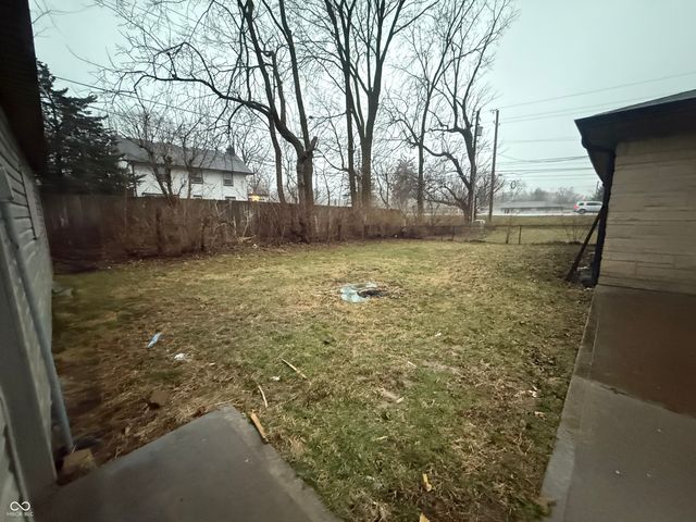 7050 Rockville Road, Indianapolis, IN 46214