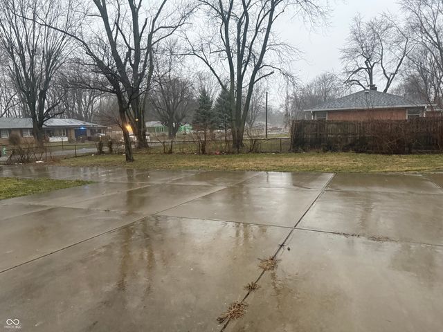 7050 Rockville Road, Indianapolis, IN 46214