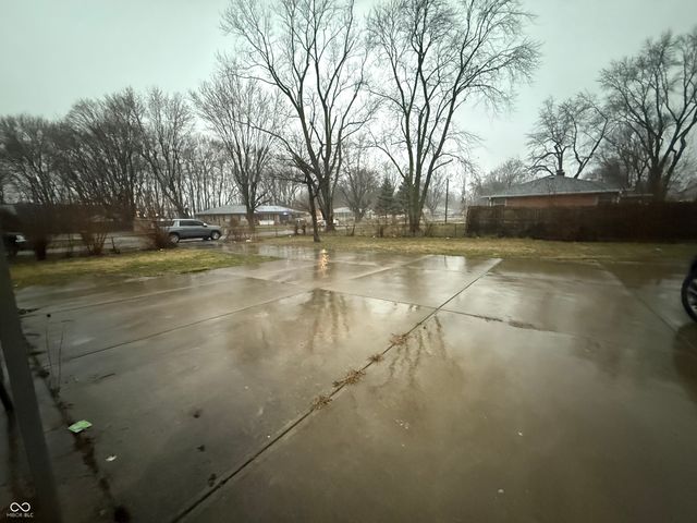 7050 Rockville Road, Indianapolis, IN 46214