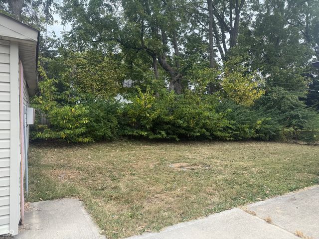 7050 Rockville Road, Indianapolis, IN 46214