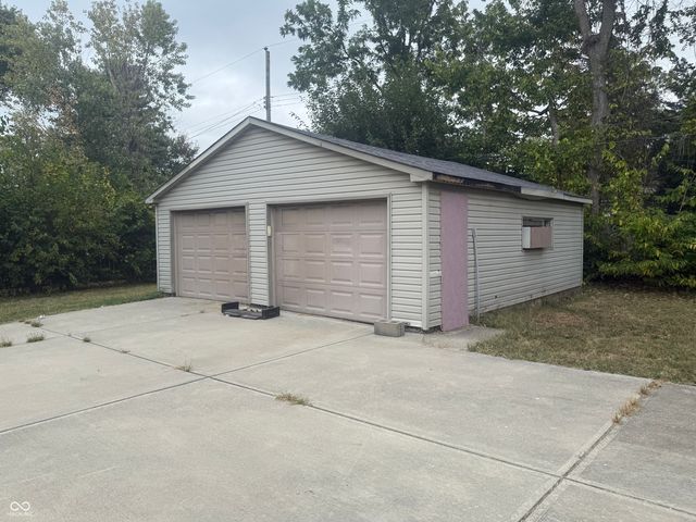 7050 Rockville Road, Indianapolis, IN 46214