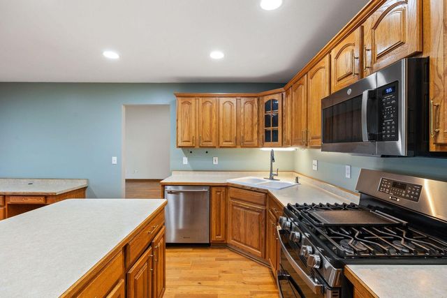 15700 Logarto Lane, Burnsville, MN 55306