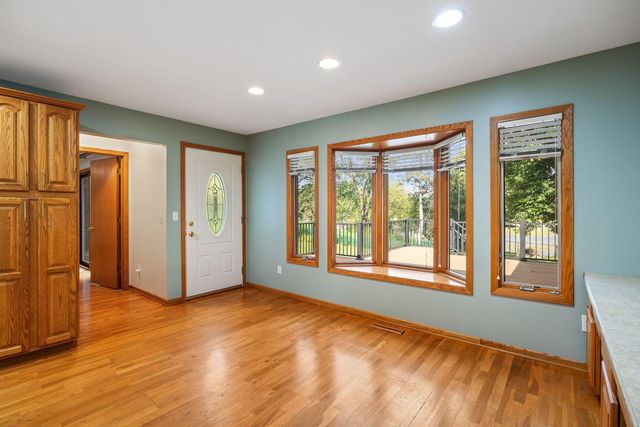 15700 Logarto Lane, Burnsville, MN 55306
