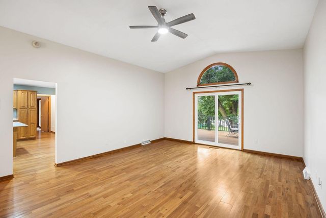 15700 Logarto Lane, Burnsville, MN 55306