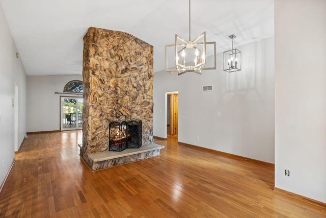15700 Logarto Lane, Burnsville, MN 55306